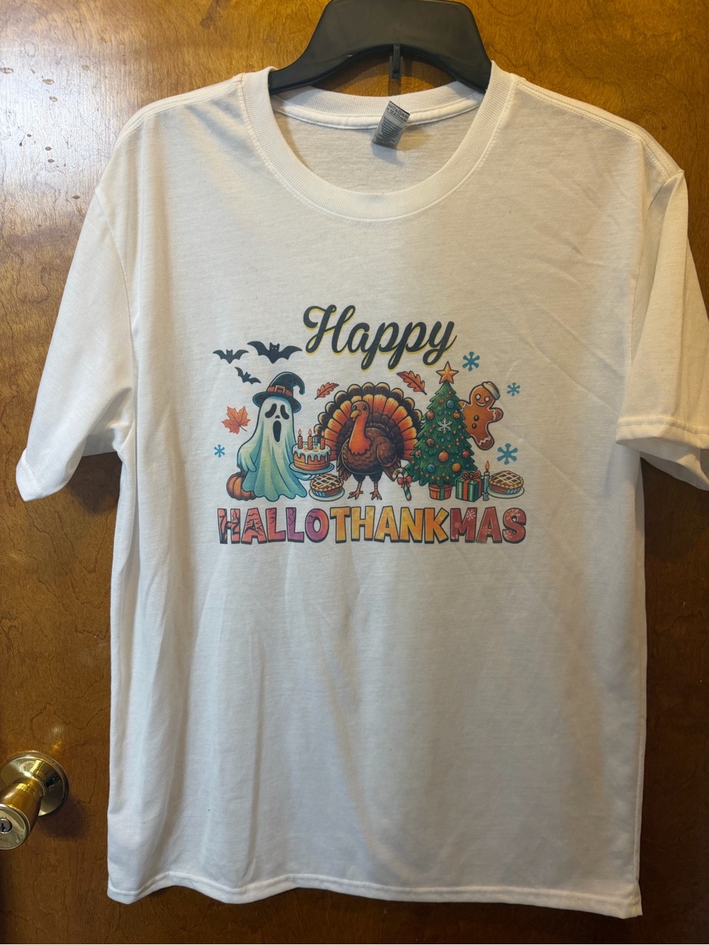 Gildan Performance unisex white Happy Hallothankmas graphic tee crew neck L